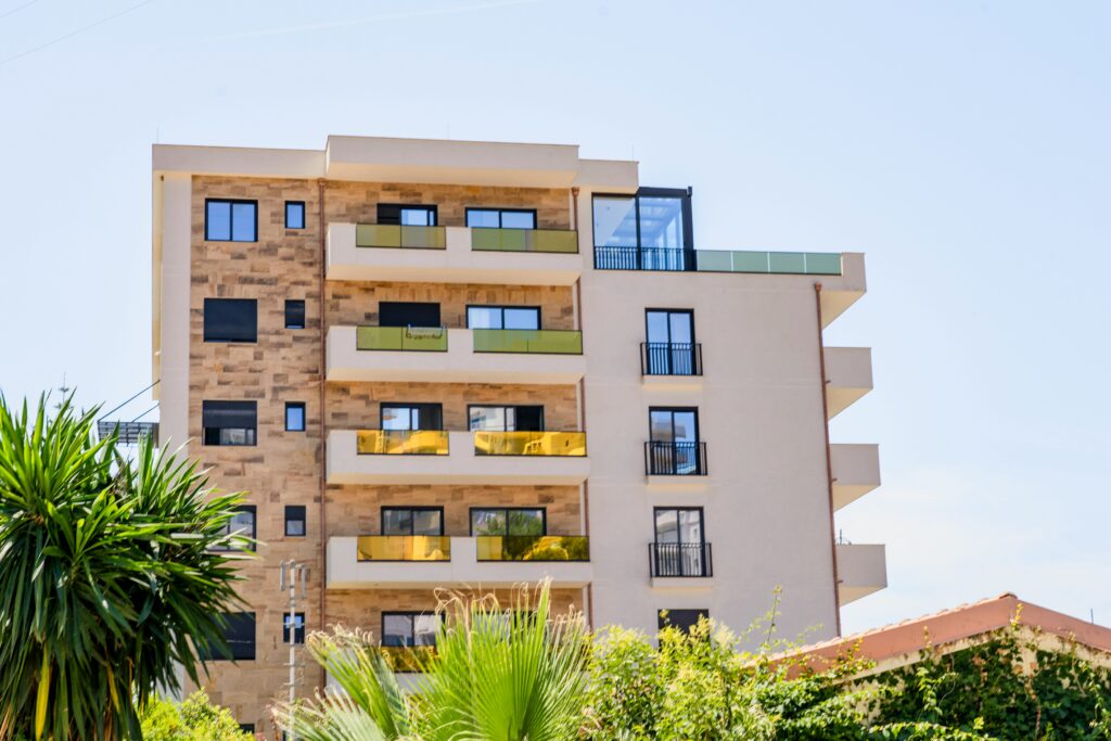 vangel-dimo-Rx7TgJ8LiX0-unsplash